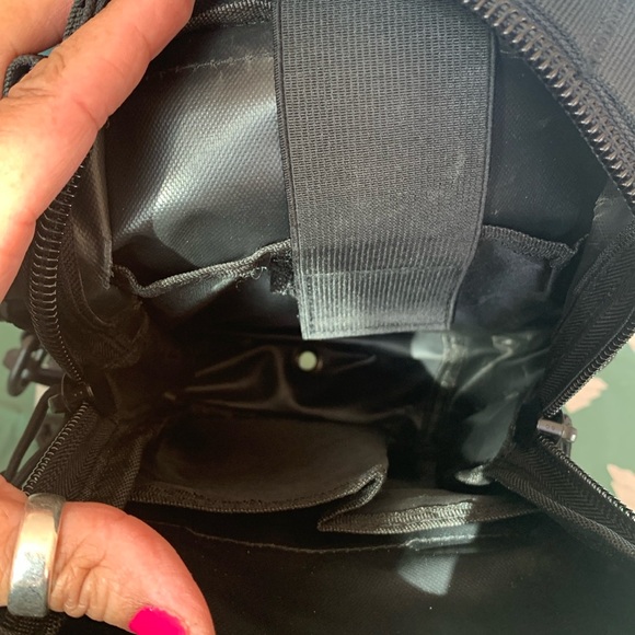 Like new military look sling bag - Picture 7 of 8